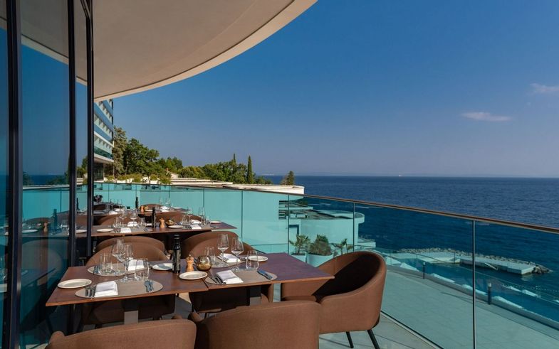 Hilton Rijeka Costabella Beach Resort & Spa-Restaurant.jpg
