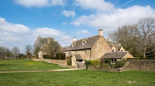 7 Night Central Peak District Gentle Guided Walking Holiday