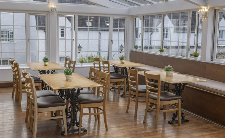 Buchanan Arms - Conservatory 1.jpg