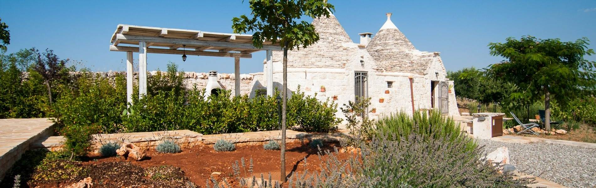 cv093_trulli_with_pool_puglia_trulli_di_bacco_064.jpg