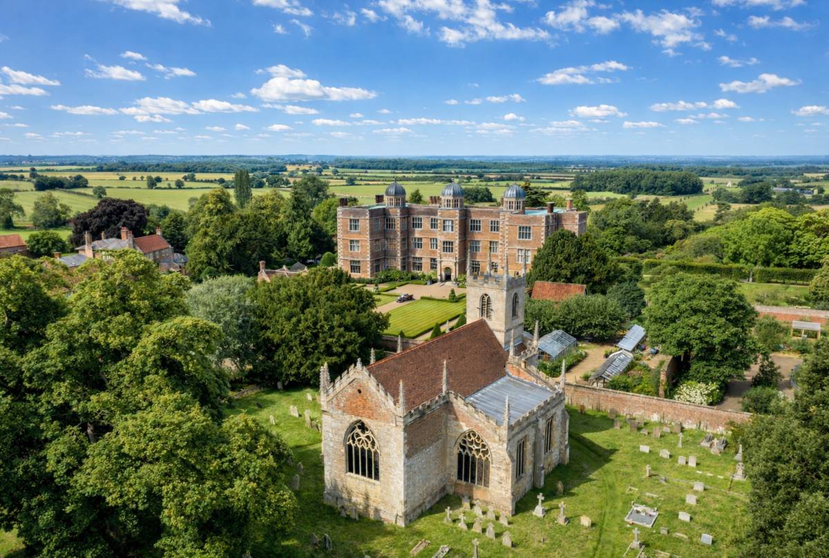 Doddington Hall, Lincolnshire ChatGPT edited.png