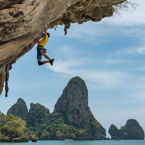 Thailand_rock climbing_unsplash_hu-chen.jpg
