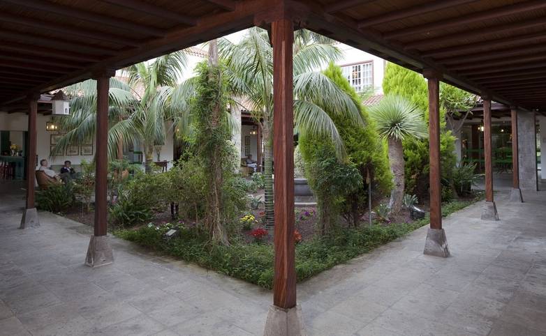 Spain - La Palma - Parador de La Palma -  29 patio interior.tif