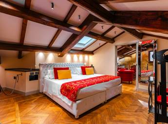 08 Suite 01.jpg