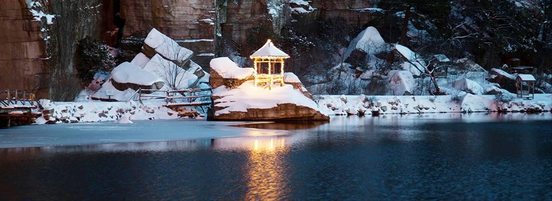 Mohonk-Mountain-House-Winter-Summerhouse.jpg