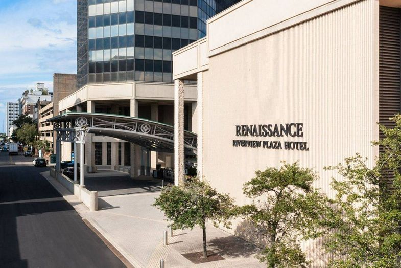 Renaissance Mobile Riverview Plaza Hotel exterior.jpg