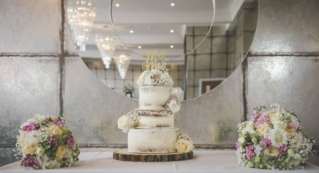 Wedding cake in Gatsby ballroom wedding venue