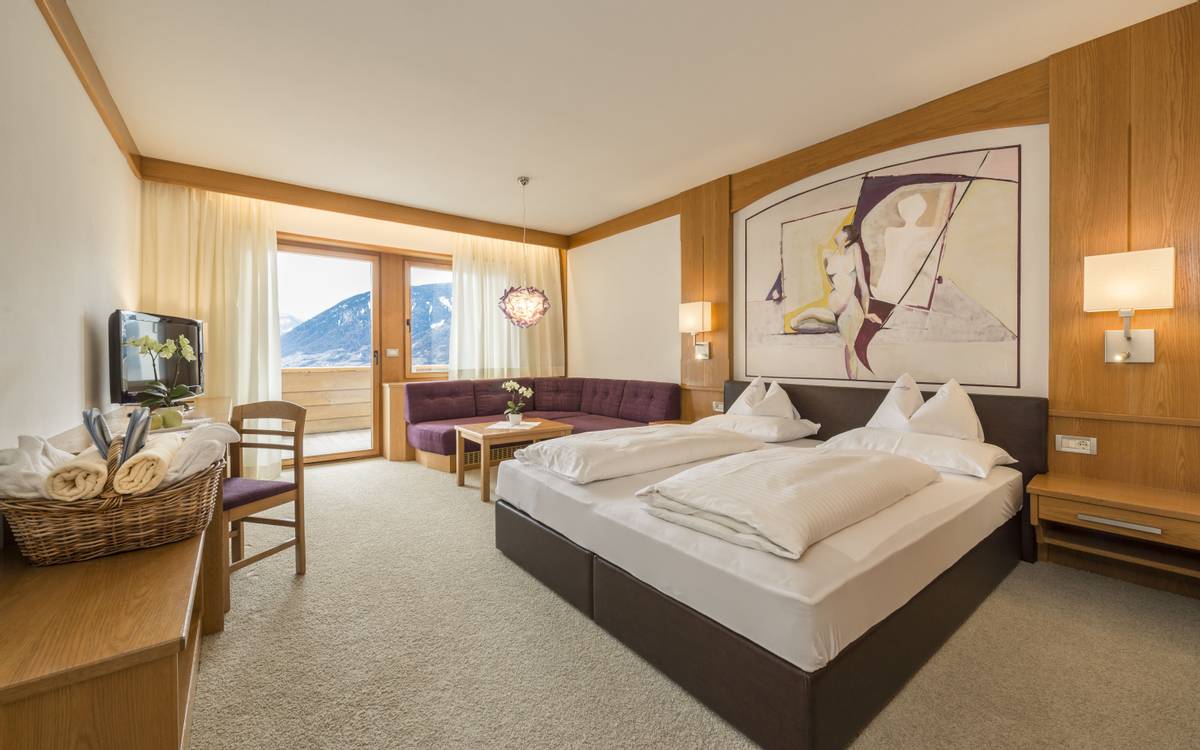 Hotel Schwefelbad - South Tyrol - Deluxe Zimmer.jpg