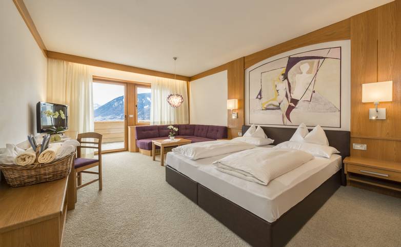 Hotel Schwefelbad - South Tyrol - Deluxe Zimmer.jpg