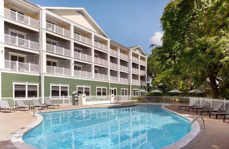 Hampton Inn & Suites Jeckyll Island pool.jpg