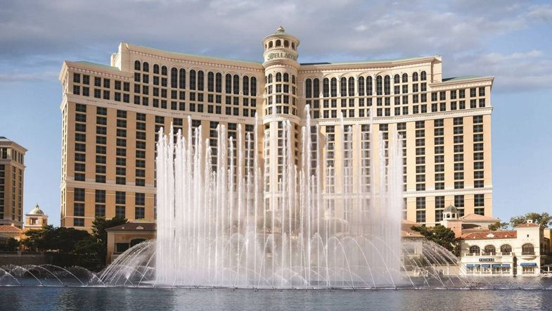 Bellagio Hotel & Casino daytime.jpg