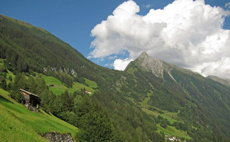 Austria - Mayrhofen - AdobeStock_132192513.jpeg