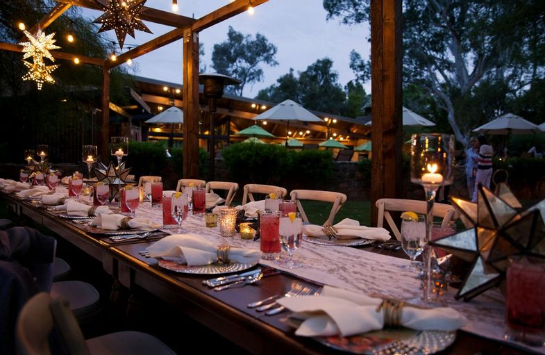 canyon-ranch-tucson-outdoor dining.jpg