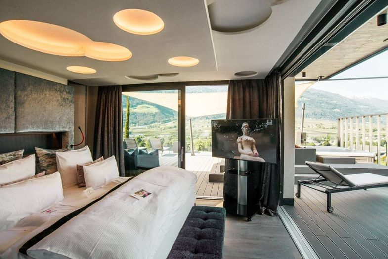 PPreidlhof New enthouse Suite Dolce Vita Premium - James Bedford.jpg
