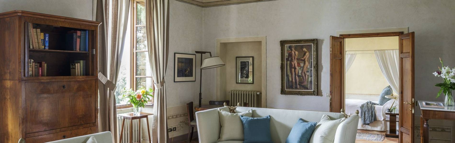 05.Borgo Pignano - Villa Suite Marchese Living Room.jpg