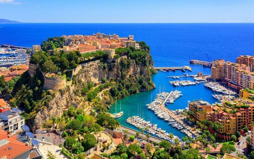 Guided walking on the French Riviera by Rail 