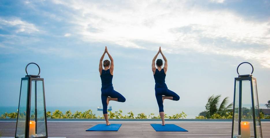 Beach yoga to boost your bliss and health