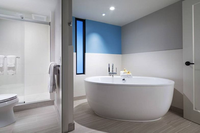 Sheraton Kauai Resort Villas master tub.jpg