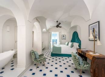 Junior Suite Deluxe 4.jpg