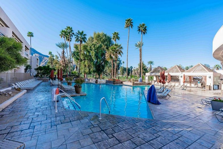 Indian Wells Resort Hotel pool 2.jpg
