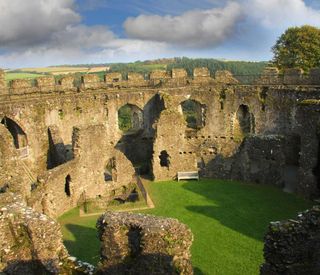 Cornwall restormel_castle.jpg