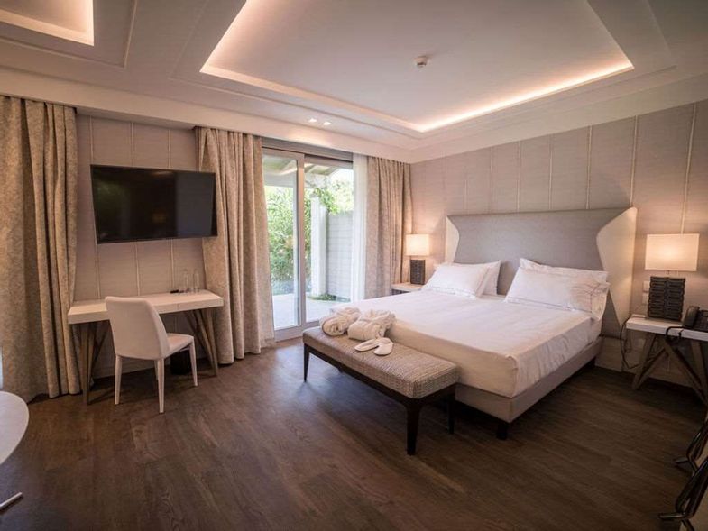 Splendido Bay Luxury Spa Resort-Example of accommodation (7).jpg