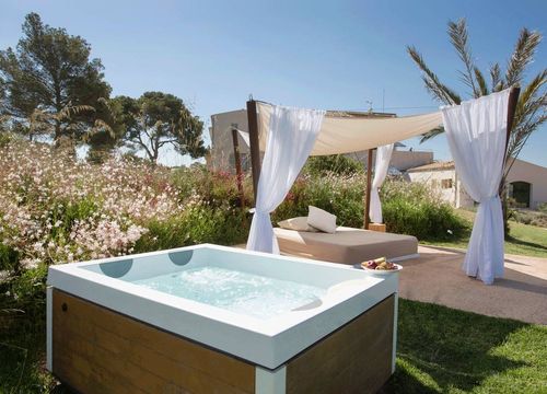 Fontsanta Hotel Thermal Spa & Wellness cabana and jacuzzi.jpg