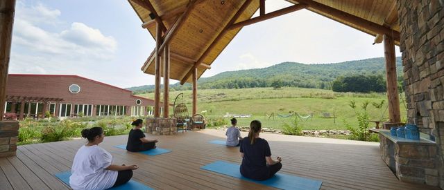 Eupepsia-wellness-resort-outdoor-yoga-class.jpg