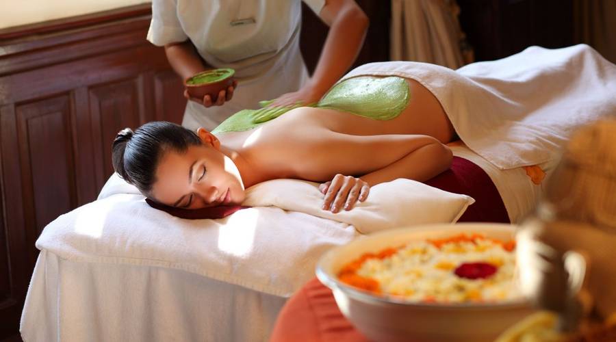 Rejuvenating body treatment at Ananda in the Himalayas, India