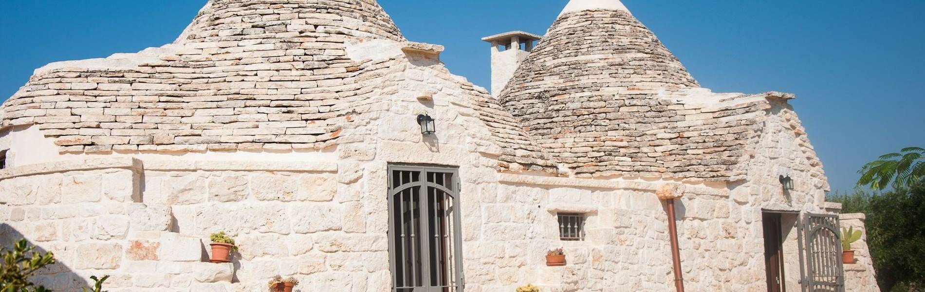 cv093_trulli_with_pool_puglia_trulli_di_bacco_063.jpg