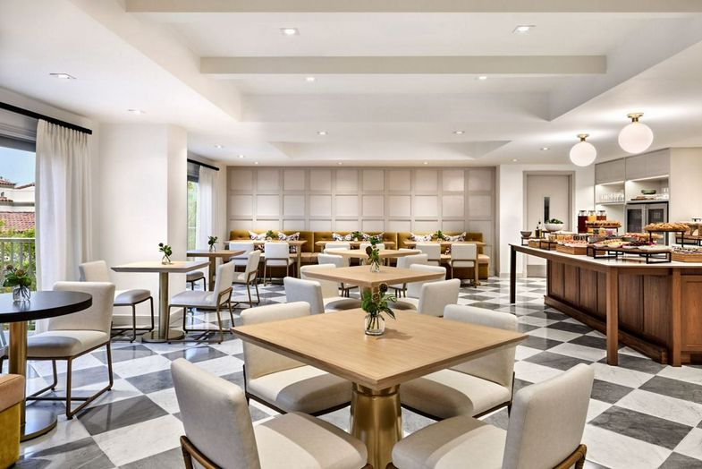 Ritz-Carlton Laguna Niguel club lounge.jpeg