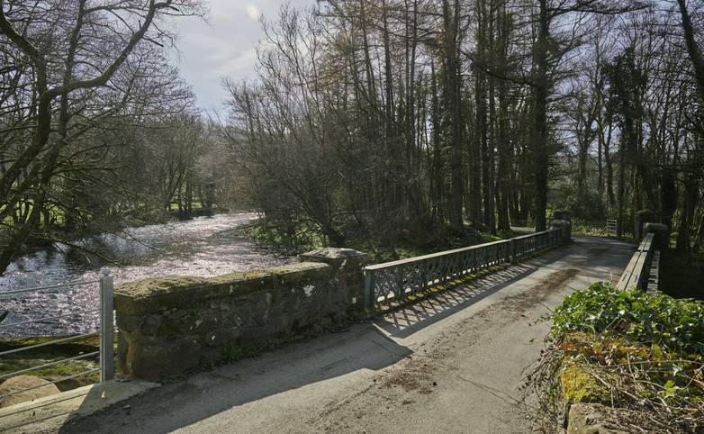 Dolserau Hall bridge clywedog river.jpg