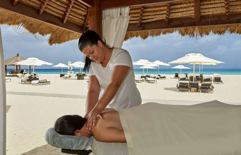 Bucuti-and-Tara-Beach-Resort-Spa-Beach-Massage.jpg