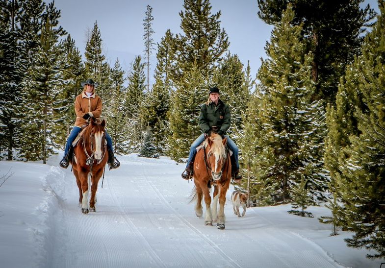 devils-thumb-ranch-activities-horseback-riding-winter.jpg