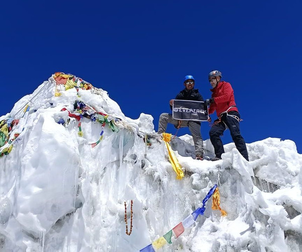 Can A Beginner Climb Island Peak?