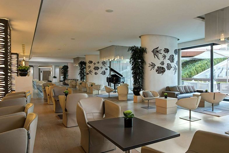 Almar Jesolo Resort & Spa-Lounge _ Entrance.jpg