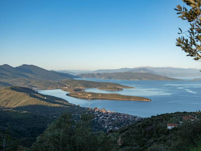 Pagasetic Gulf, Lagou Raxi
