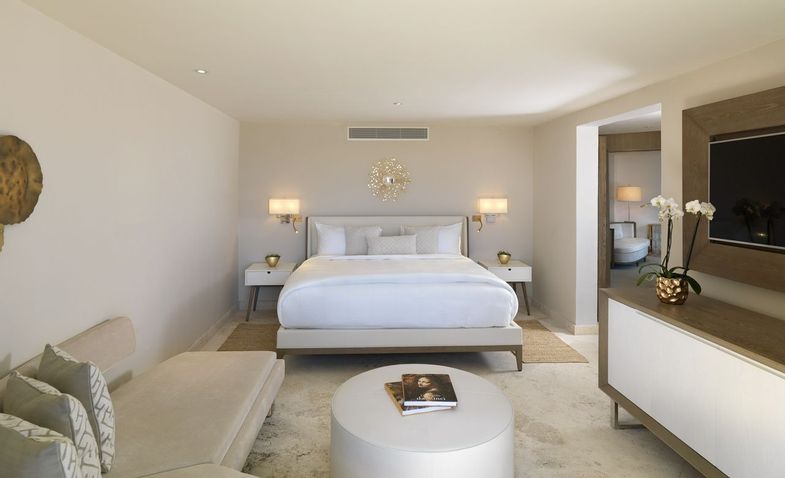 Meliá-Paradisus-Los-Cabos-The-Reserve-Master-Ocean-Front-Suite-Bed.jpg