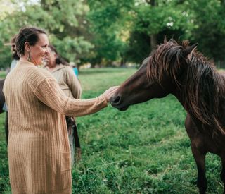 Landsby_meeting the spirit horse 2.jpg