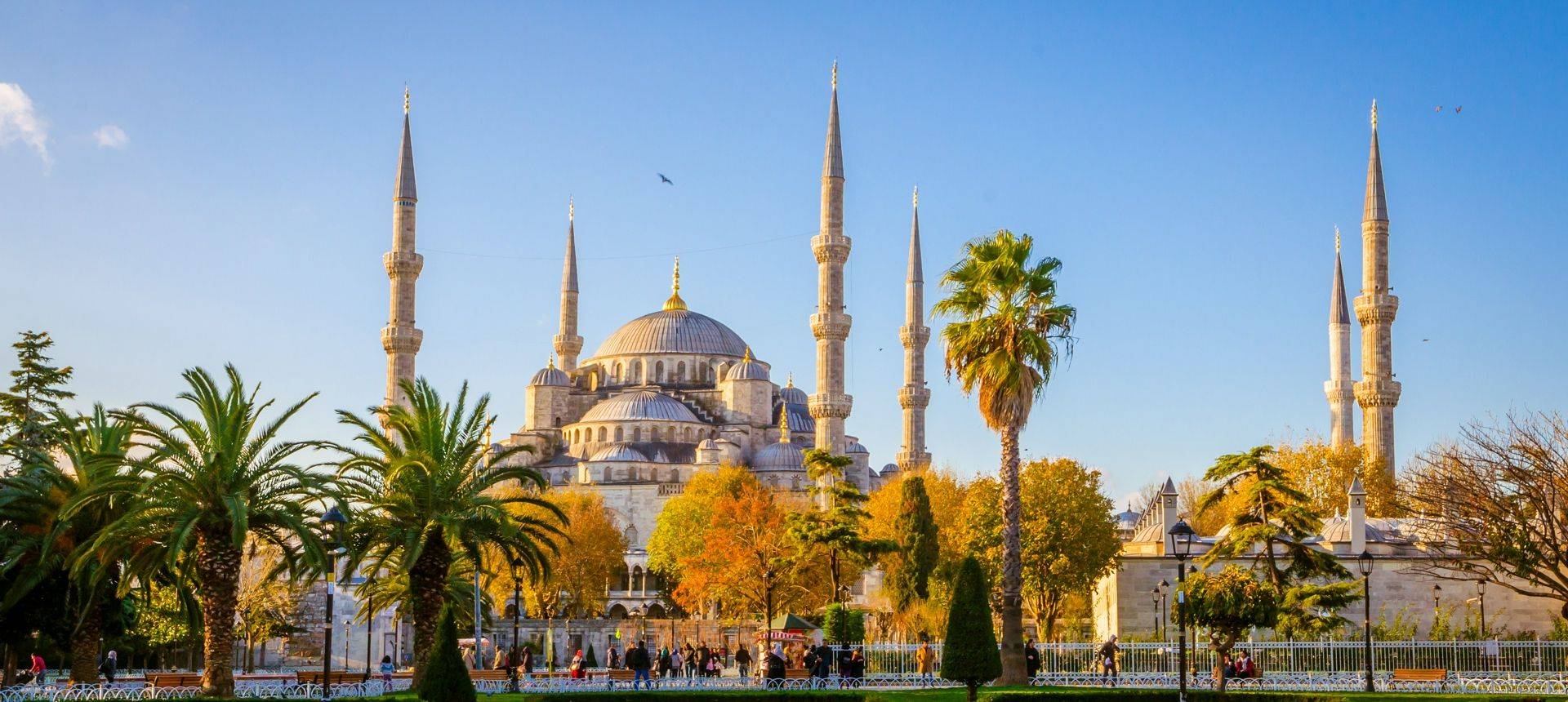 Blue Mosque, Istanbul Shutterstock 589266878