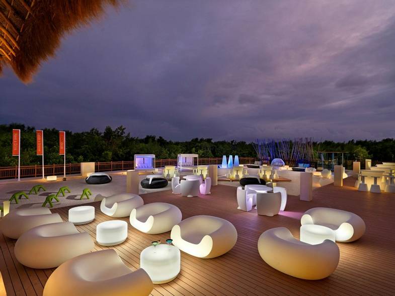 meliá-hotels-paradisus-playa-del-carmen-outdoor-lounge.jpg