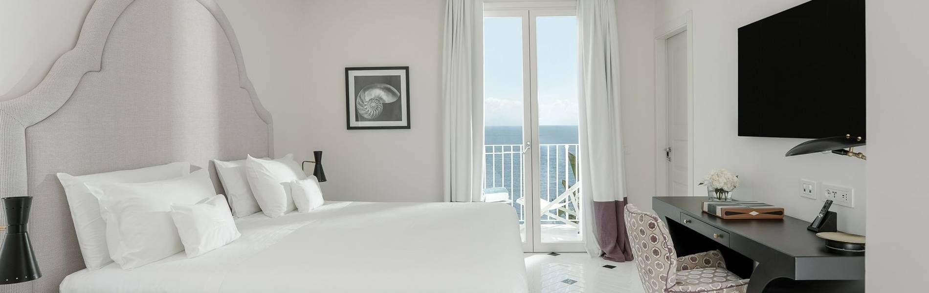 Junior suite 1.jpg
