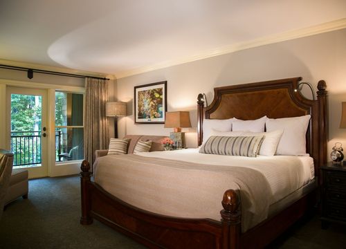 the-lodge-at-woodloch-Junior-Suite-King.JPG