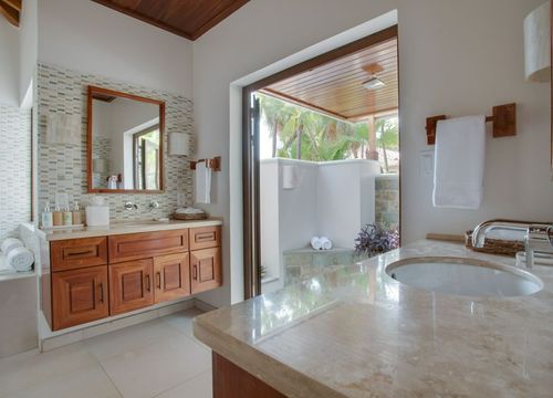 naia-resort-spa-accommodations-bathroom.jpg
