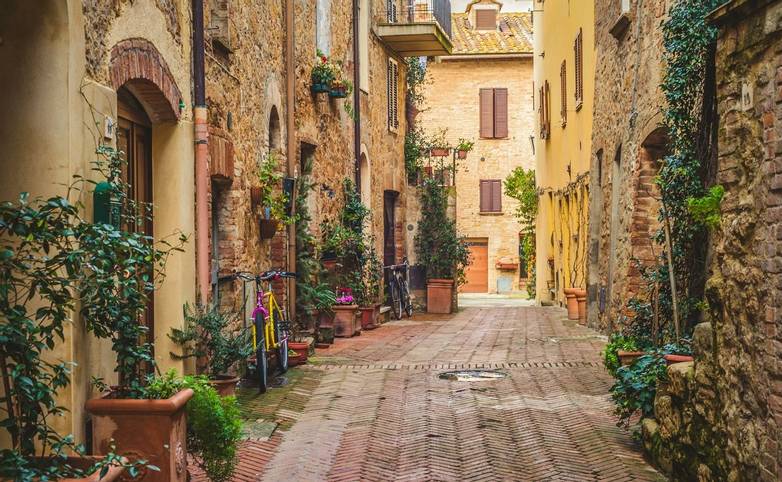 Italy - San Quirico - Tuscany - Pienza - AdobeStock_75604551.jpeg