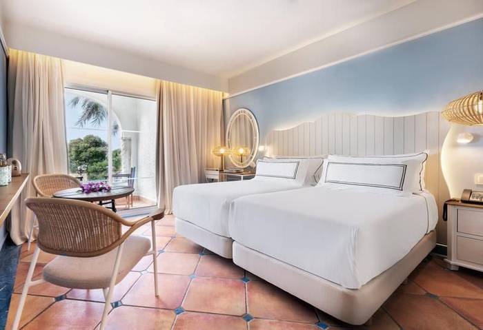 Hotel Melia Room.jpg