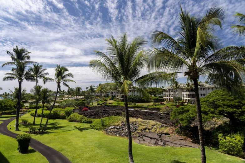 Waikoloa Beach Marriott Resort & Spa Exterior landscaping.jpg