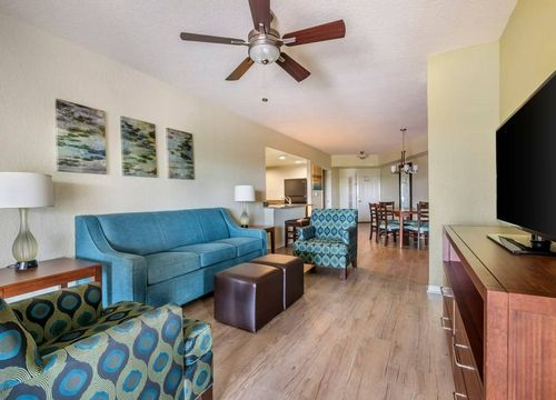 Hilton Vacation Club Mystic Dunes living dining.jpg