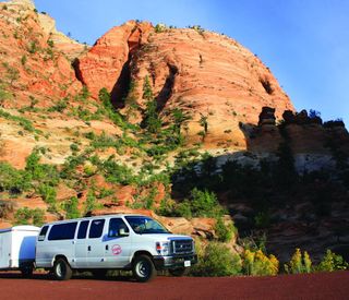 Intrepid-Travel-usa_bryce-canyon_basix-van.jpg