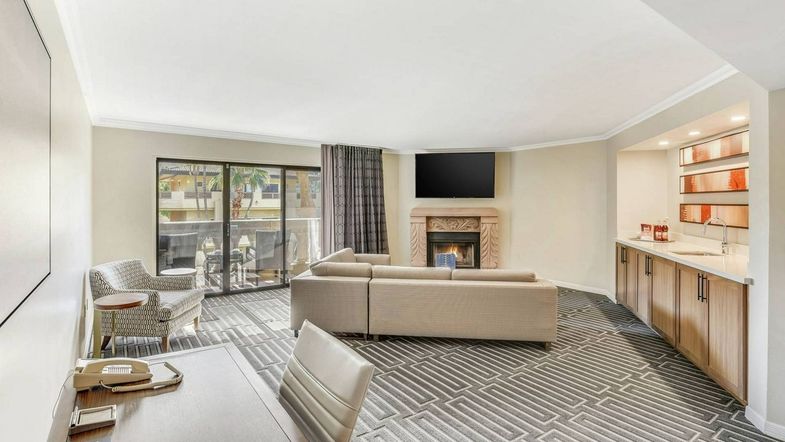 Hilton Phoenix Tapatio Cliffs Resort suite living area.jpg